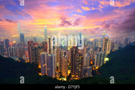 El famoso skyline de Hong Kong desde el pico Victoria Foto de stock