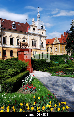 Ayuntamiento de Brasov en Rumania, arquitectura de estilo neobarroco Foto de stock