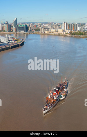 El Waverley vaporizador paleta histórica sobre el río Támesis, Londres, Inglaterra Foto de stock