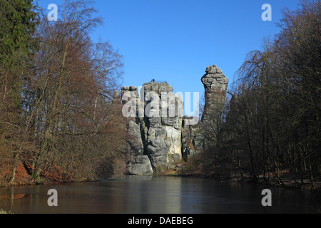 Formación de roca arenisca Externsteine, Alemania, Renania del Norte-Westfalia, bosque de Teutoburgo Foto de stock