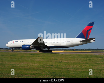 N864DA Delta Air Lines Boeing 777-232(ER) - CN 29736 4 Foto de stock