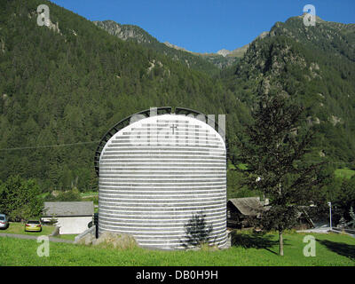 Iglesia de San Giovanni Battista, Arquitecto Mario Botta, Ticino, San Juan Bautista, San Juan Bautista, Pueblo de Montaña de Mogno, Municipio Fotografía de stock - Alamy Iglesia de San Giovanni Battista, Arquitecto Mario Botta, Ticino, San Juan Bautista, San Juan Bautista, Pueblo de Montaña de Mogno, Municipio Fotografía de stock - Alamy
