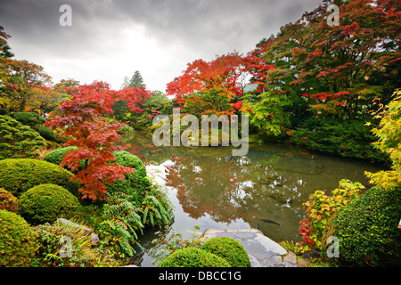 El follaje de otoño en Nikko, Japón.