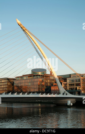 Samuel Beckett Bridge es un puente suspendido en Dublín