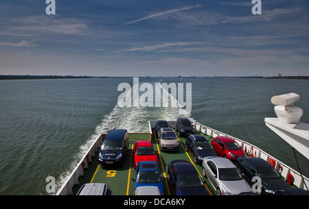 A bordo del ferry de embudo Rojo Rojo Osprey en Southampton Agua de Southampton a Cowes, Isla de Wight, Hampshire, Inglaterra