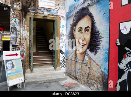 Entrada a la casa de Anne Frank exhibición en Berlín Alemania