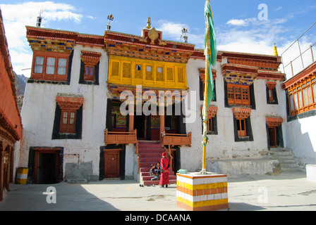 Un antiguo edificio de estilo tibetano en el monasterio de Likir Foto de stock