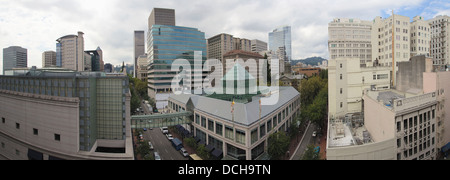 Portland, Oregón, en el centro del distrito comercial de Pioneer Panorama