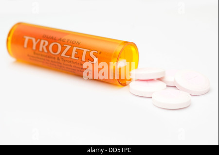 (Tyrothricin Tyrozets benzocaína) comprimidos anestésicos antibióticos para las infecciones medicina & irritaciones en la boca y garganta Foto de stock