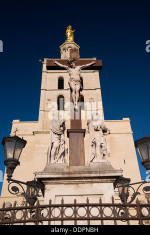 Estatua de Cristo y de la Virgen María, el Palais des Papes, Avignon, Francia Foto de stock