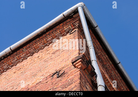 Canalones y bajantes Fotografía de stock - Alamy