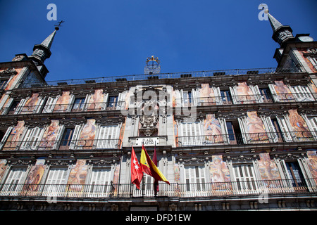 Fachada de la Casa de la Panadería en la Plaza Mayor; Madrid, España Foto de stock