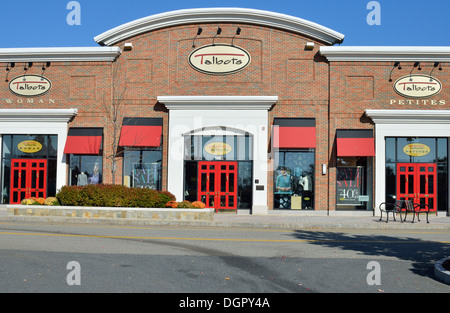 Exterior de Talbots ropa de mujer tienda minorista cadena de Plymouth,  Massachusetts, Estados Unidos Fotografía de stock - Alamy