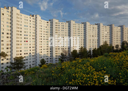 Bloque residencial de apartamentos en la residencia Valmante, Redon, Marsella, departamento de Bouches-du-Rhône, región Foto de stock