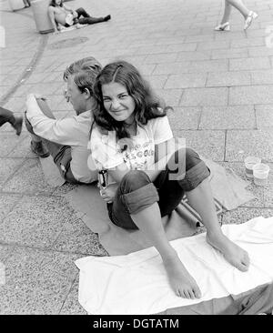 Los jóvenes en el Festival Mundial de la Juventud, Berlín, RDA, 1973 Foto de stock