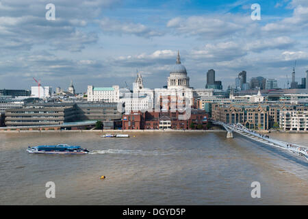 El río Támesis, el puente Millennium, la Catedral de San Pablo, Londres, Inglaterra, Reino Unido, Europa Foto de stock