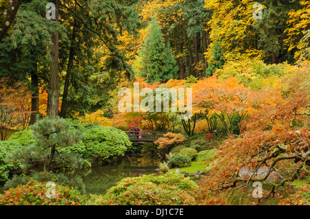 Portland Jardín Japonés en otoño; Portland, Oregón.