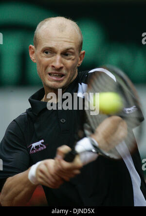Apr 11, 2008 - Moscú, Rusia - Copa Davis en Moscú , Rusia vs República Checa. Foto: El jugador ruso Nikolay Davydenko. (Crédito de la Imagen: © PhotoXpress/ZUMA Press) Restricciones: * Derechos de América del Norte y del Sur sólo *
