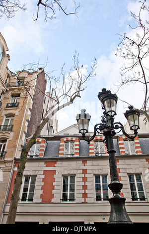 El place de Furstenberg, donde Delacroix decidió vivir, es famosa por ser una de las plazas con más encanto de París. Foto de stock