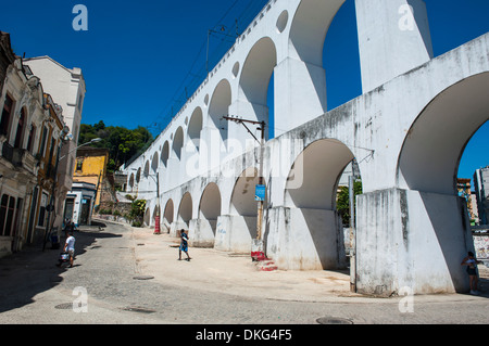 Arcos da Lapa (Acueducto Carioca) en Lapa, Río de Janeiro, Brasil, América del Sur Foto de stock