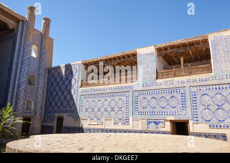 Paredes con azulejos en el harén Tash Khauli, también conocido como Tosh Hovli, Ichan Kala, Khiva, Uzbekistán Foto de stock