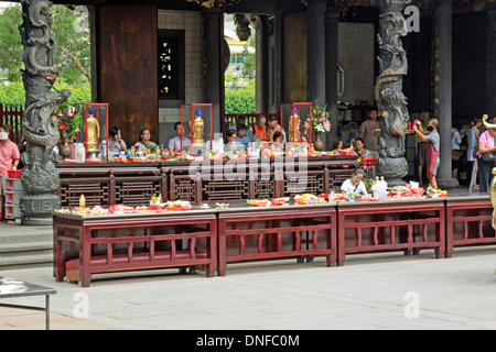 Mengjia templo Longshan en Taipei, Taiwán. Foto de stock
