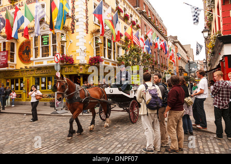 Transporte en Temple Bar, Dublin, Irlanda, Europa Foto de stock