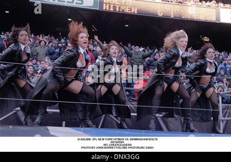 Febrero 16, 2001 - 31425JBB: NUEVA YORK XFL HITMAN VS. Tornillos de Birmingham.16/02/2001.XFL de porristas. JOHN BARRETT/ 2001(Crédito Imagen: © Globe Photos/ZUMAPRESS.com)