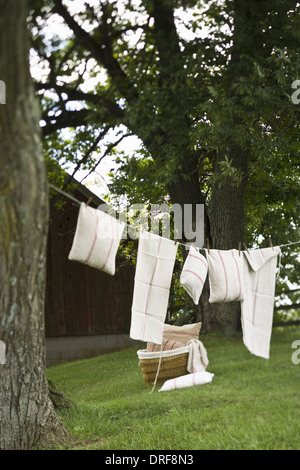 Maryland, EE.UU. Línea de lavado con ropa blanca tendida Foto de stock