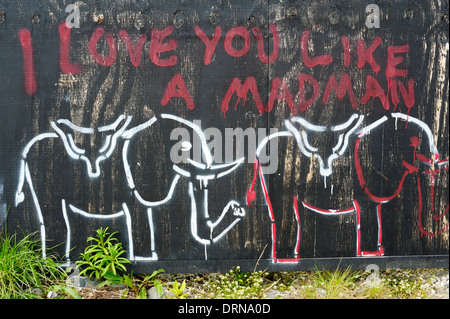 Dos Corazones De Amor Dibujo De Graffiti En El Muro De La Ciudad