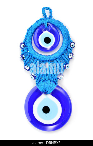 Amuleto tradicional turco mal de ojo o los ojos azules. Recuerdo de Turquía aislado sobre fondo blanco. Foto de stock