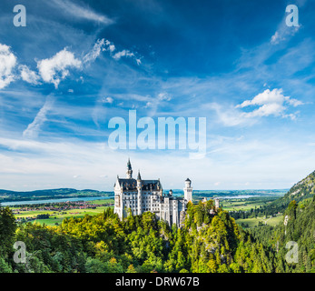 El castillo de Neuschwanstein en los Alpes bávaros de Alemania.