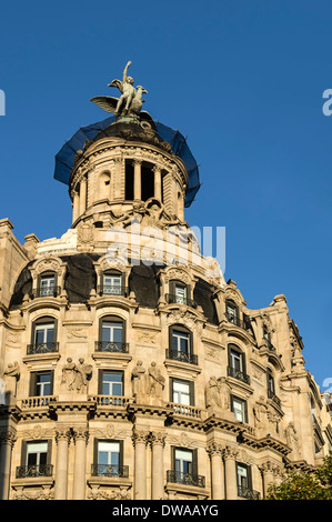Edificio de estilo Art Deco, Passeig de Gracia, Barcelona, España Foto de stock