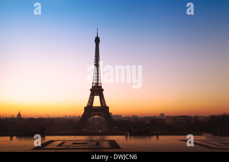 Hermosa vista panorámica sobre la torre Eiffel en Paris, Francia