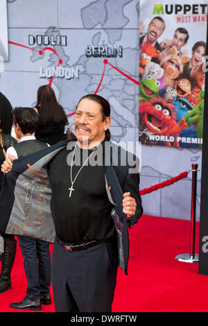 Los Angeles, CA, EE.UU . 11 Mar, 2014. Danny Trejo atiende Los Angeles estreno de 'Muppets' más buscados en el Capitan Theatre el 11 de marzo de 2014 en Hollywood Crédito: dpa picture alliance/Alamy Live News