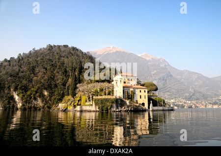 Villa del Balbianello tomada de un barco en el Lago Como la Villa es hermosa y reconocibles de Star Wars y Casino Royale