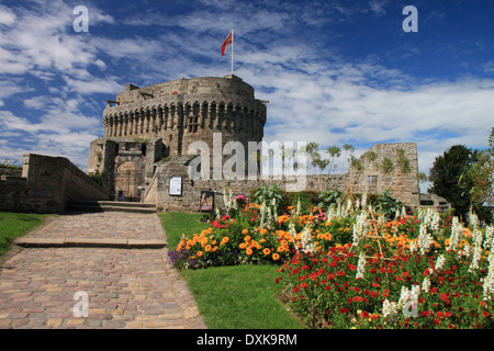 Francia, Bretaña, Dinan, Chateau de la Duquesa Ana Foto de stock