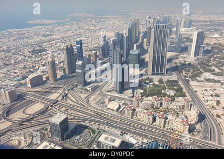 En el centro de la ciudad, Dubai, plataforma de visualización, rascacielos, baraja, Burj Khalifa, Burj park Foto de stock