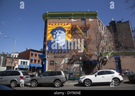 Mural de Biggie en el 'amor' en el edificio de Brooklyn Fulton y South Portland en Fort Greene, Brooklyn, NY. Foto de stock