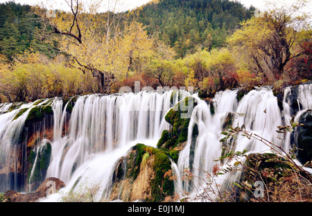 Cascada de Shuzheng Jiuzhaigou, Sichuan, China Foto de stock
