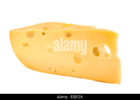 Porción de queso polaco Radamer aislado sobre fondo blanco. Foto de stock