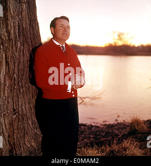 JIM Reeves (1923-1964) foto promocional del cantante País de EE.UU. alrededor de 1965 Foto de stock