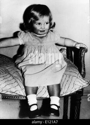 Retrato de dos años de la Princesa Diana Foto de stock