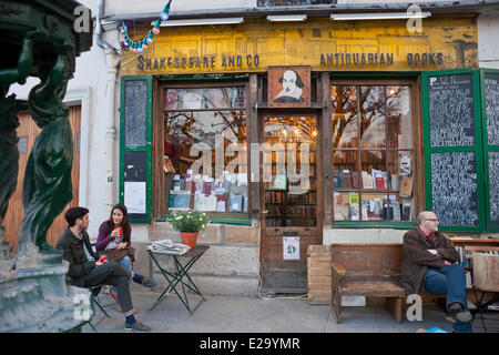 Francia, París, el Barrio Latino, 37 rue de la librería Shakespeare and Company Bucherie Foto de stock