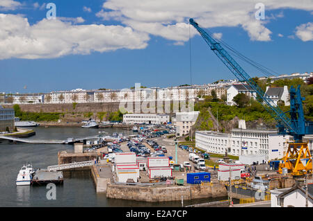 Francia, Finisterre, Brest, el Arsenal, la marina puerto situado en la desembocadura del río Penfeld Foto de stock