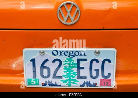 Una placa de matrícula personalizada de Oregon con las letras mojado sin  embargo, la falta de lluvia ha creado una grave crisis energética en el  Pacífico Noroeste en el otoño de 1973.