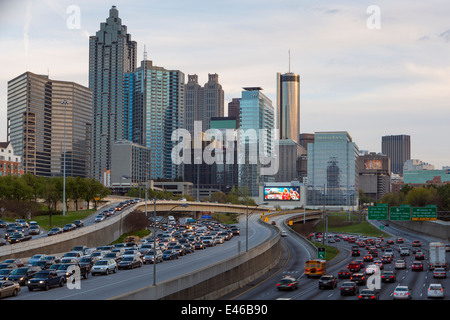 La Interestatal I-85 que conducen al centro de Atlanta, Georgia, Estados Unidos de América Foto de stock