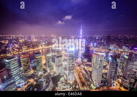 Shanghai, China vista aérea del distrito financiero de Pudong. Foto de stock