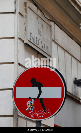 Señal de carretera divertidas en Via dei Falegnami (ebanistas road) , Roma.