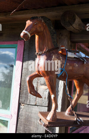 Maqueta de caballo en una casa en la aldea de Cuajimoloyas en los Pueblos Mancomunados Foto de stock